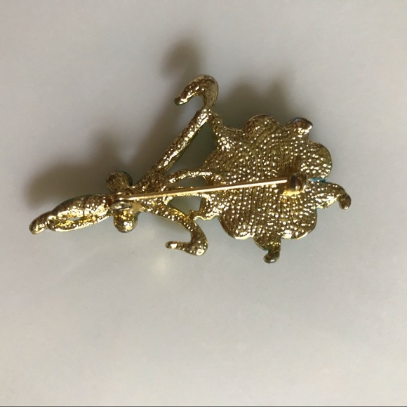 Vintage Crystal and Enamel Flower Brooch Pin - Picture 10 of 11